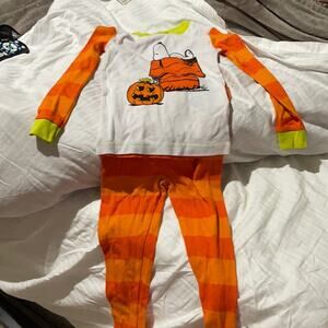 Peanuts Snoopy 4t Halloween pj’s nwot